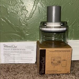 The Pampered Chef Ice Cream Sandwich Maker NEVER USED